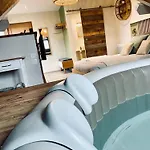 Escale En Avesnois Bed and Breakfast